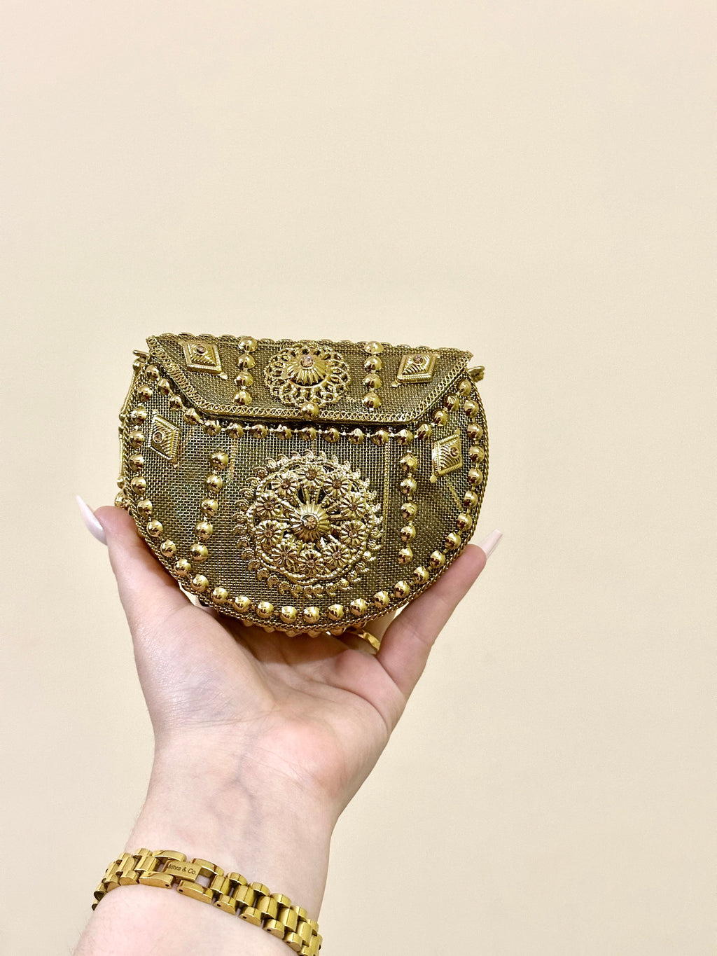 AURELIA  ROUND CLUTCH ( advance payment )