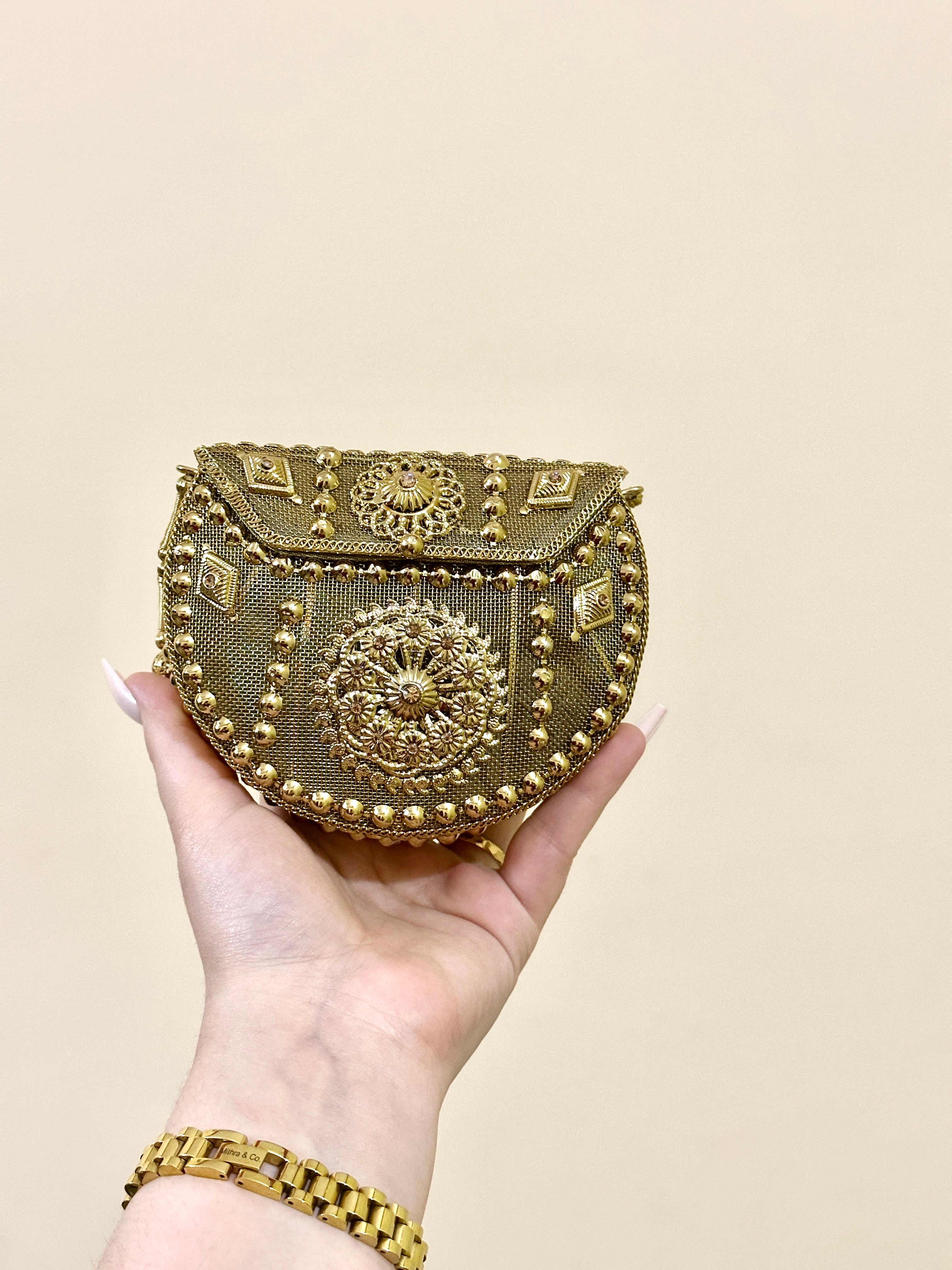 AURELIA  ROUND CLUTCH ( advance payment )