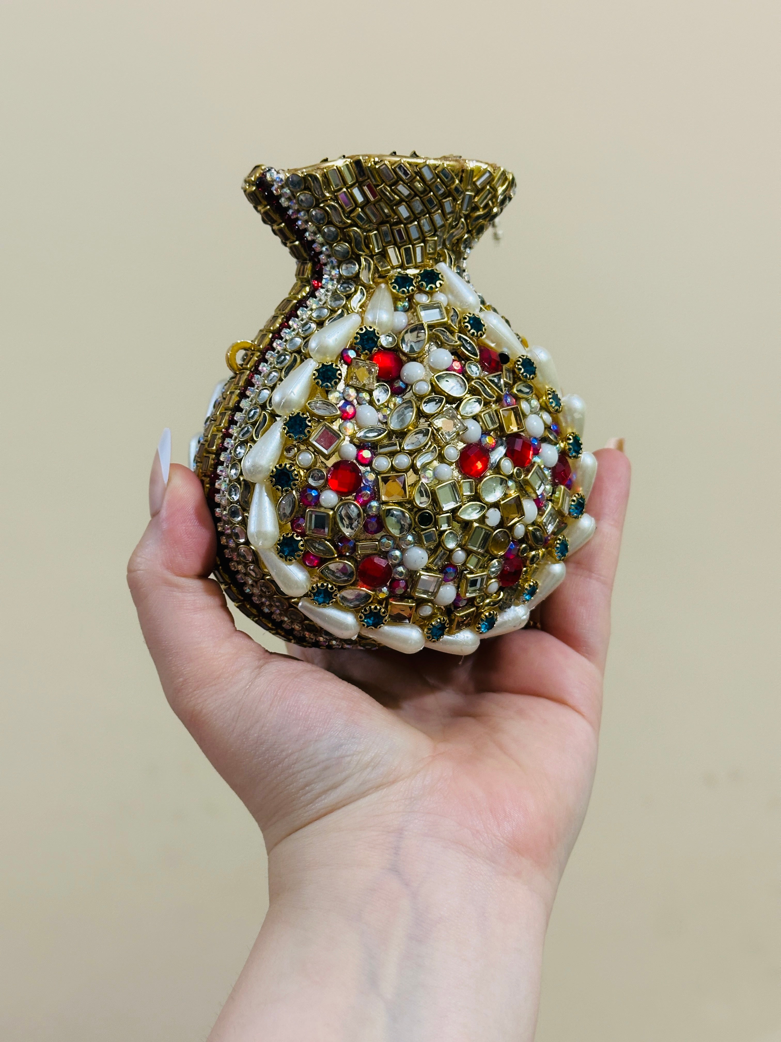 POTLI CLUTCH