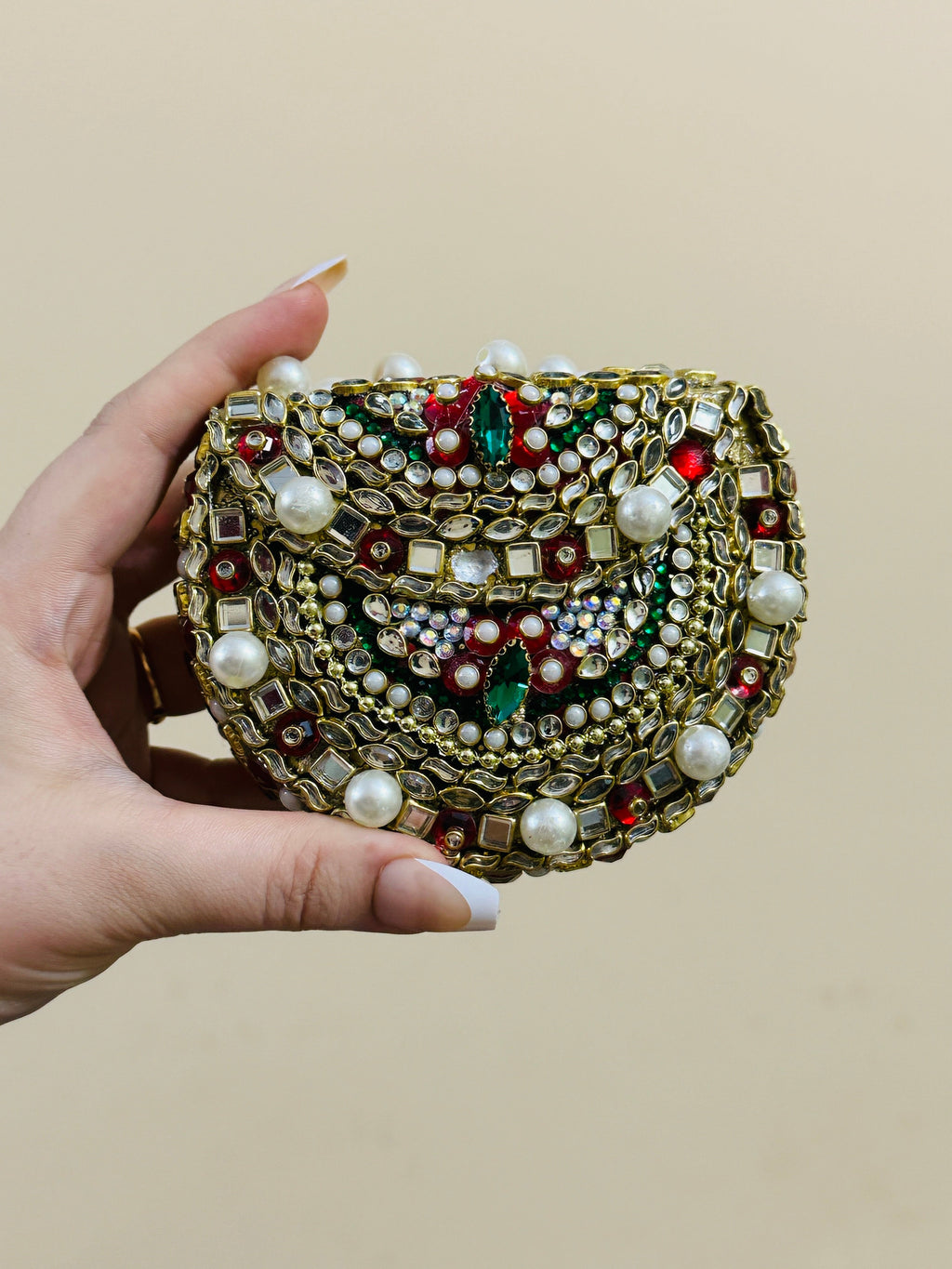 Kundan clutch