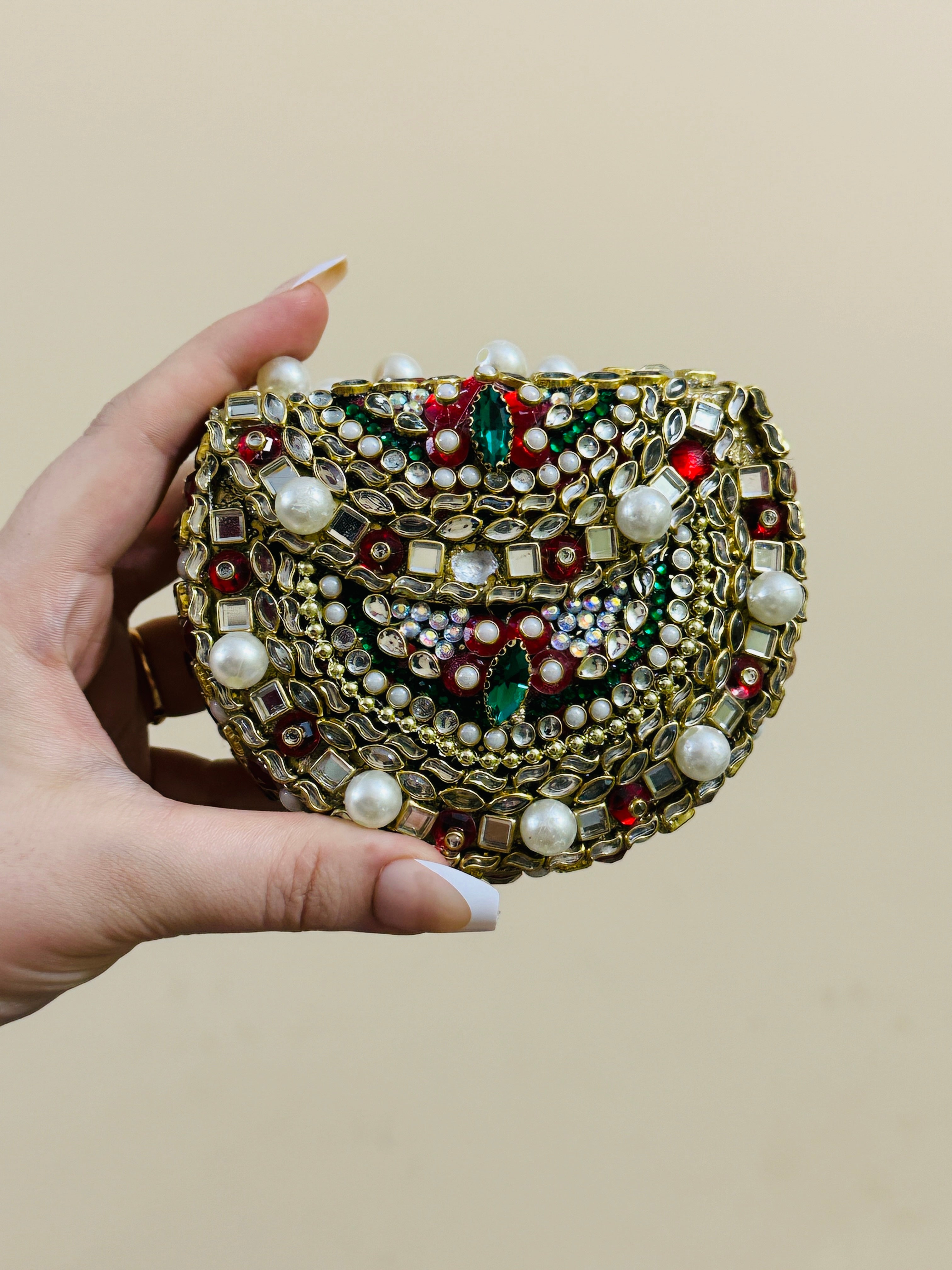 Kundan clutch