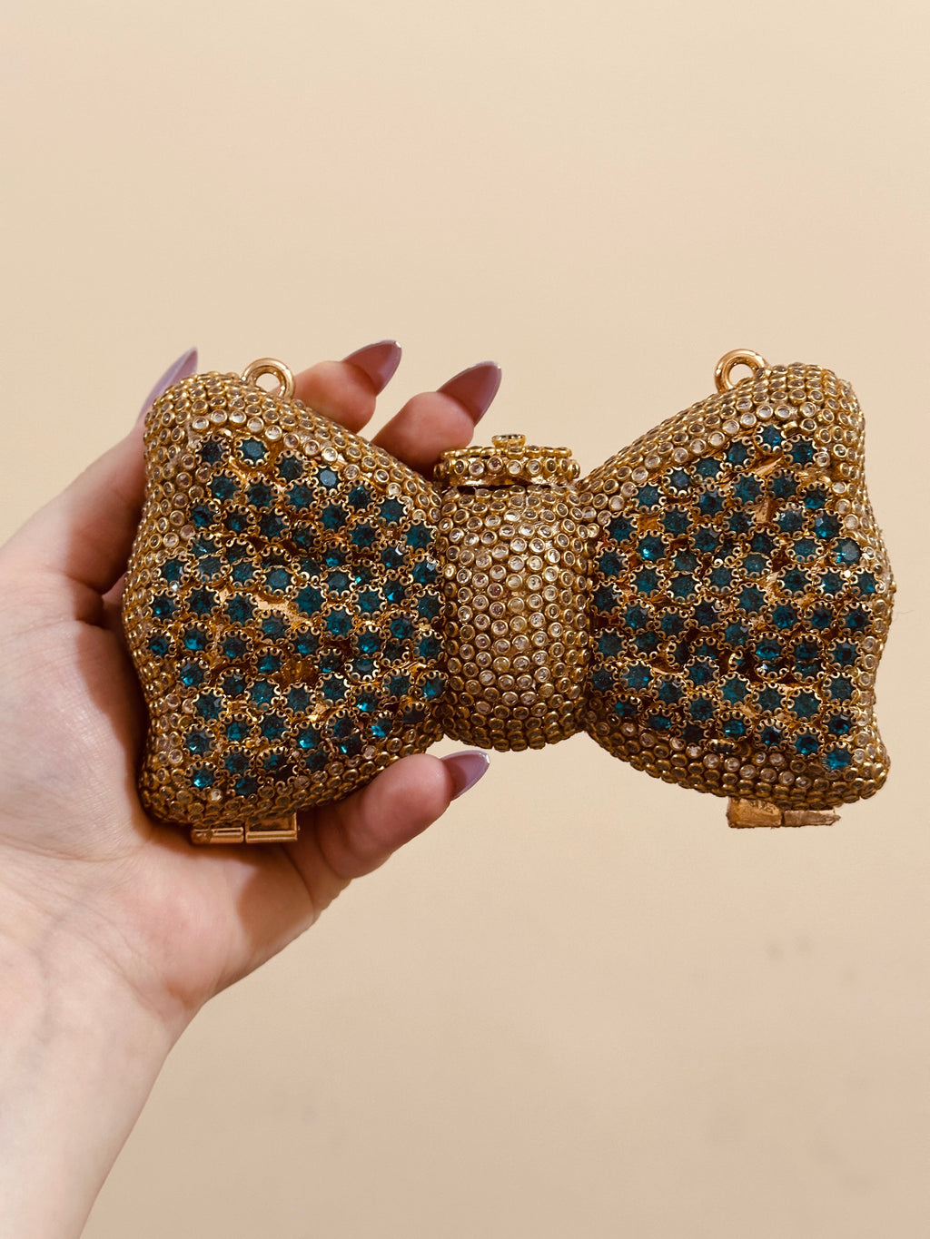 Kundan bow stones