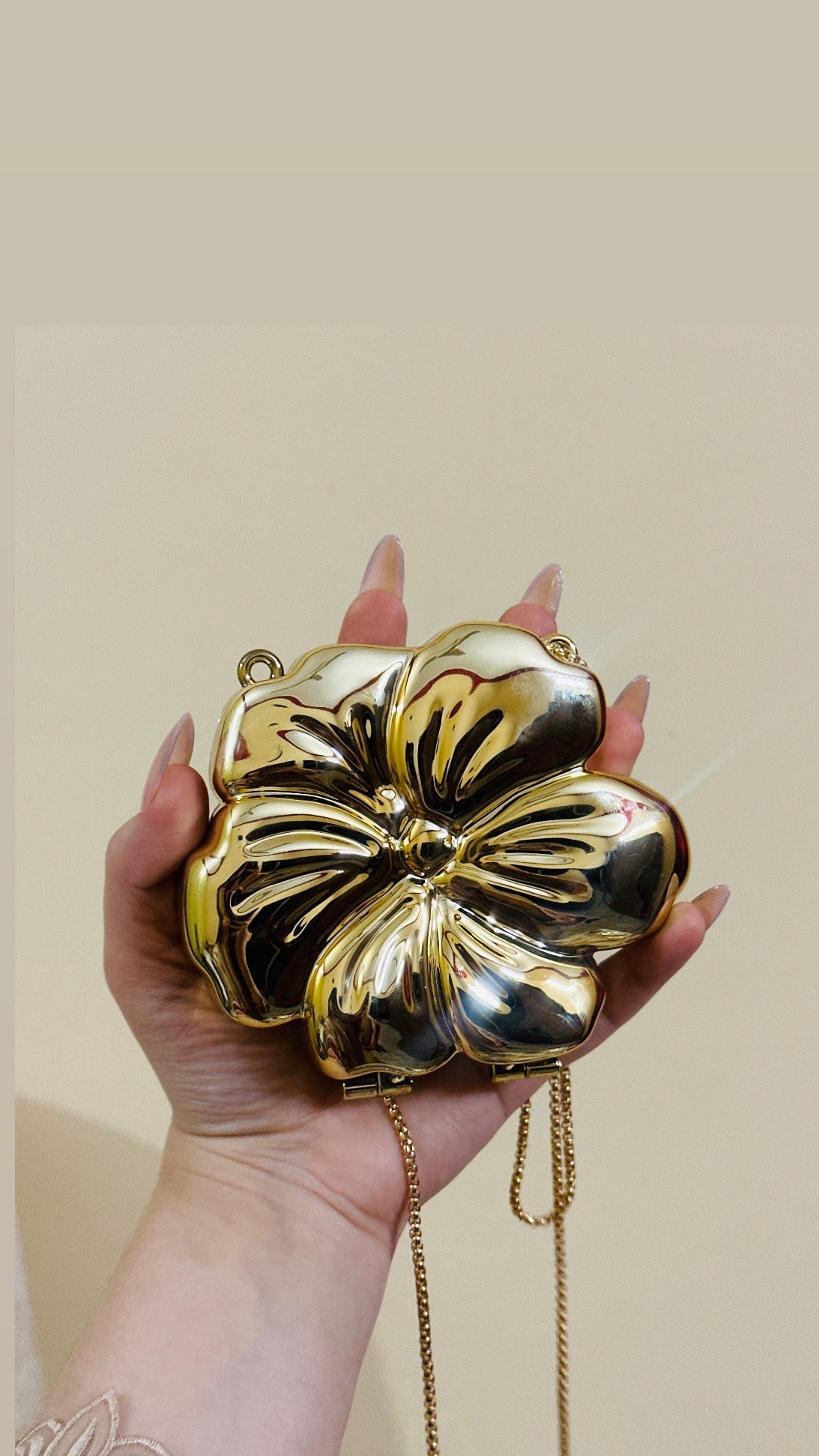 Mini Acrylic Flower Clutch-Golden