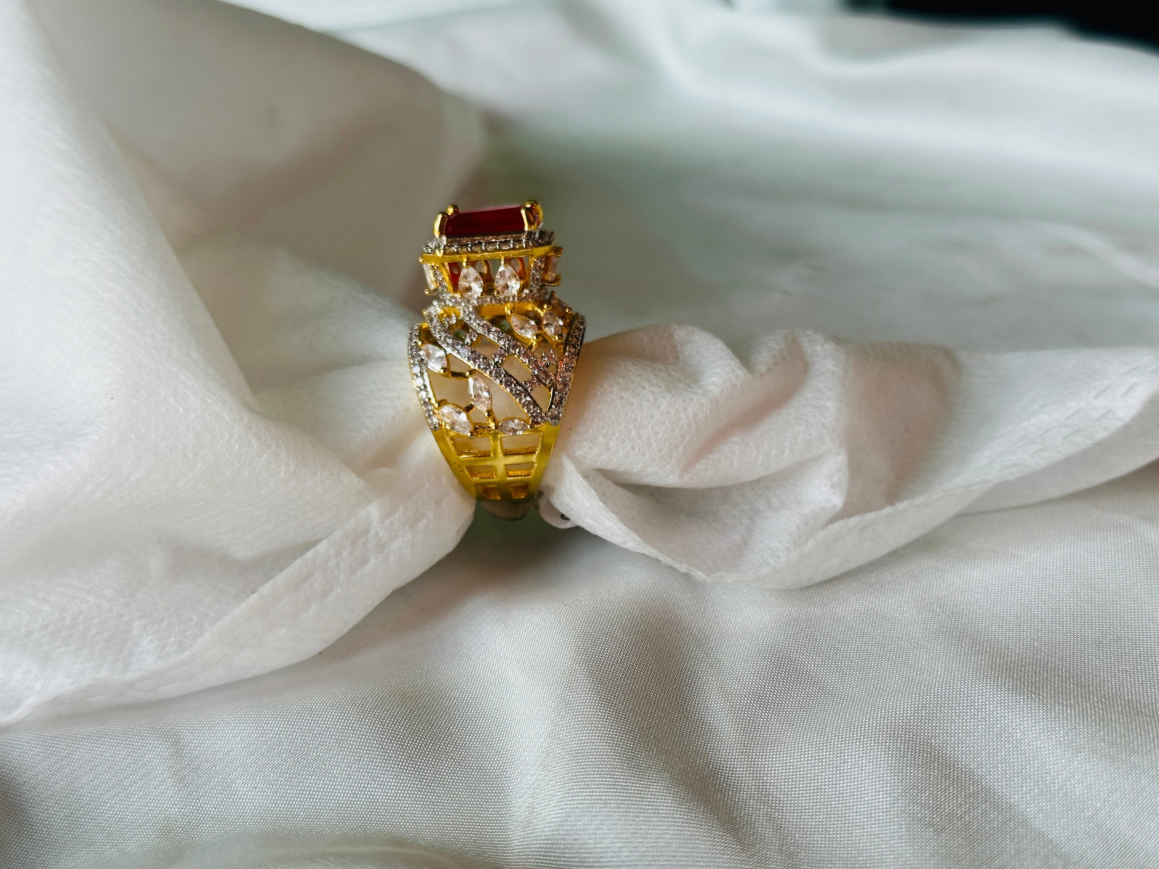 Red stone  rings premium quality  two size available (7,9)